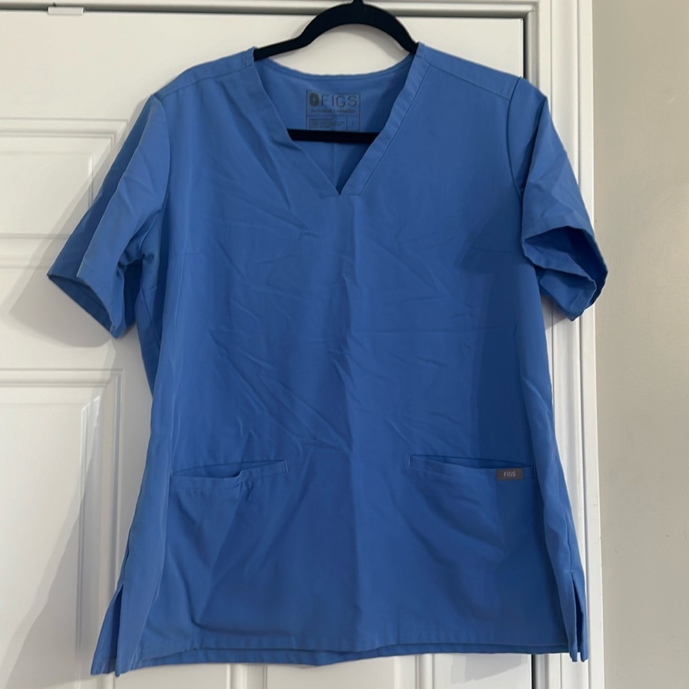 Figs women’s large blue scrubs top barely worn
